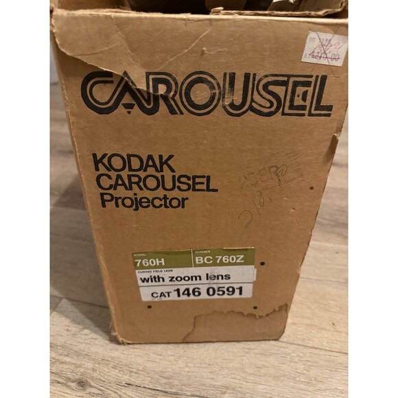 KODAK CAROUSEL 850 PROJECTOR & SLIDE REMOTE - Picture 6 of 6